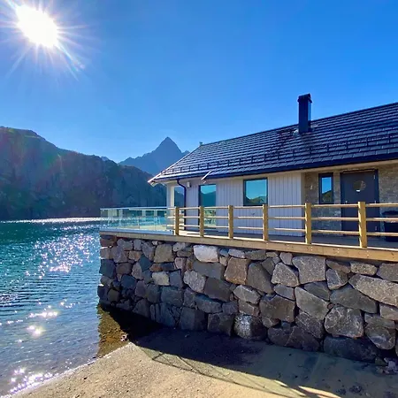 Beachfront Paradise Lofoten شاليه