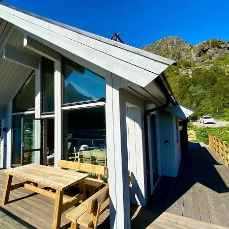 Beachfront Paradise Lofoten شاليه *